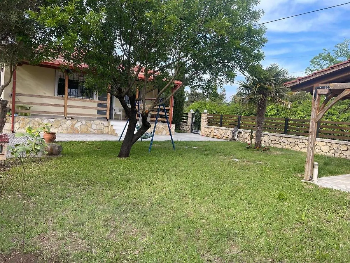 Gospodarstwo wiejskie Pensjonat Karaiskaki Beach House Nea Kallikrateia