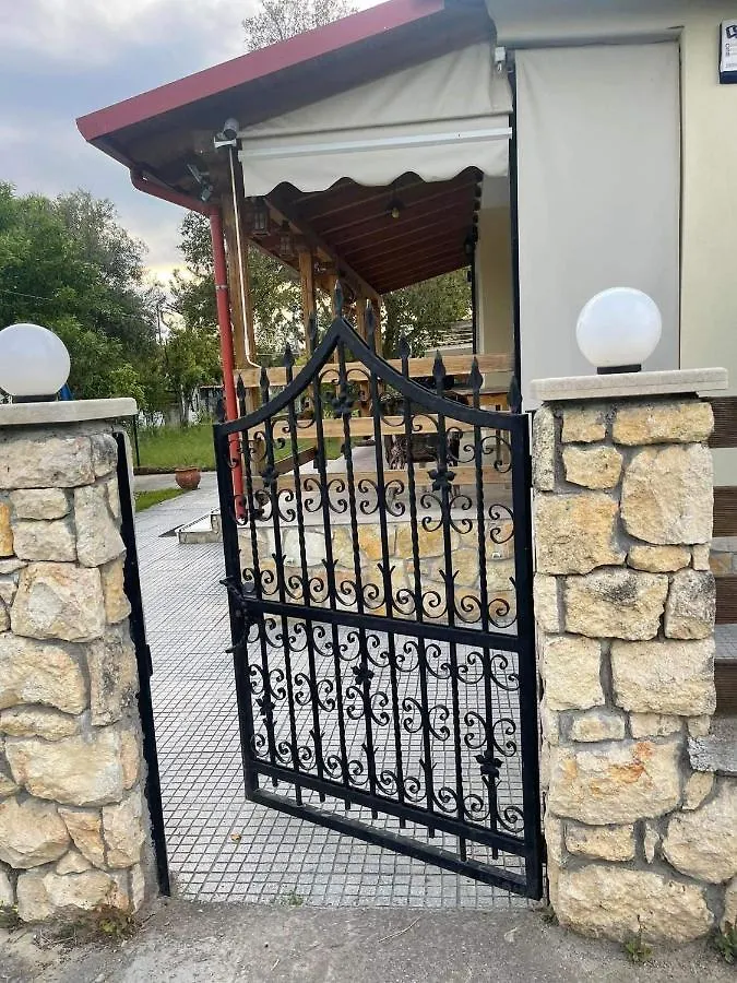 Pensjonat Karaiskaki Beach House Nea Kallikrateia 0*,