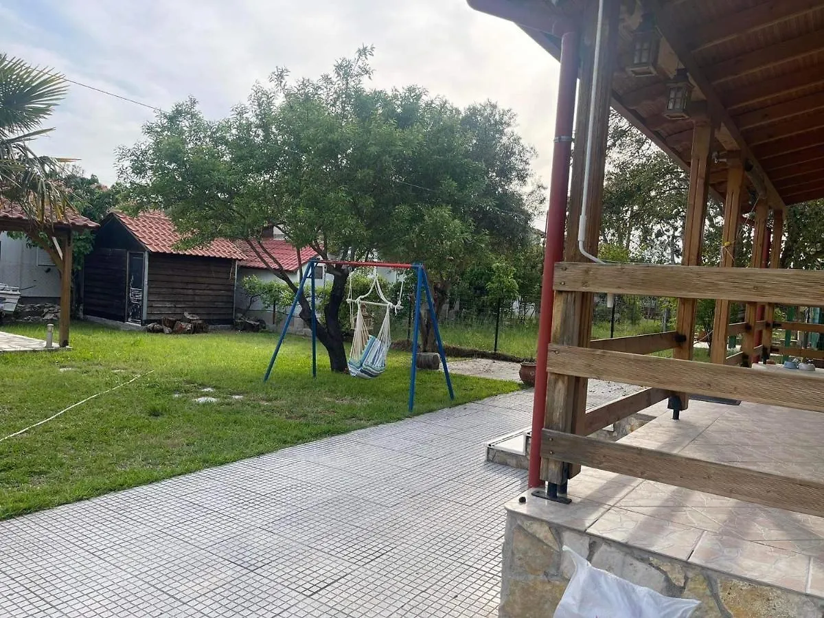 Gospodarstwo wiejskie Pensjonat Karaiskaki Beach House Nea Kallikrateia